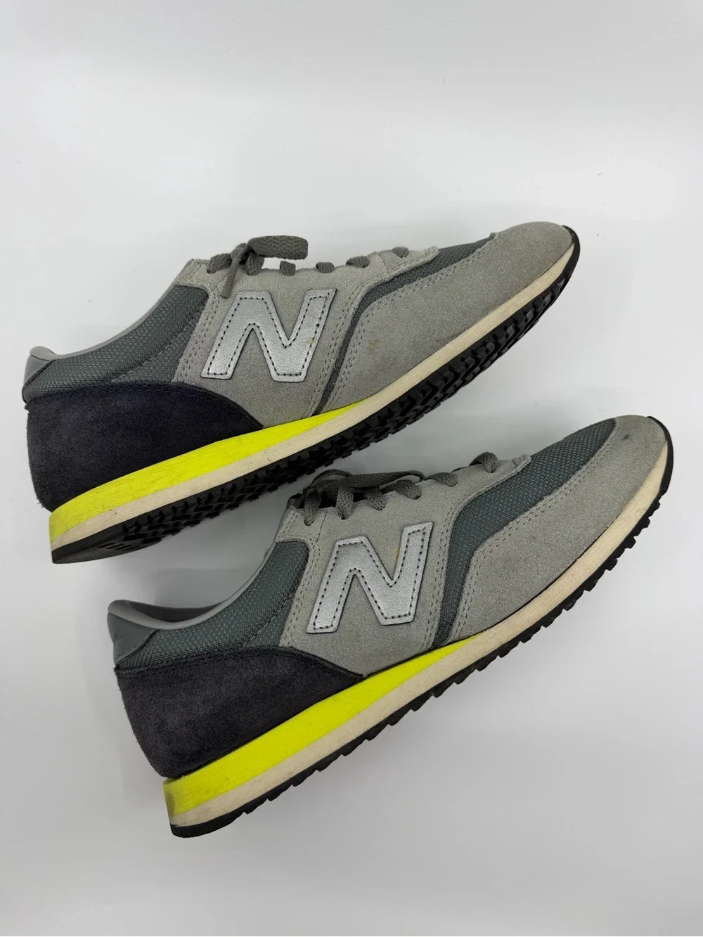 New Balance 620 Gray Suede Nylon Retro Running Sneakers Women's Size 9 CW620JJ2